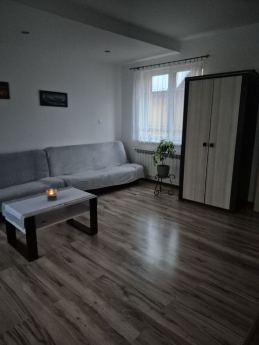 Pokoje  pod  dębem  dla  gości  I pracownikow