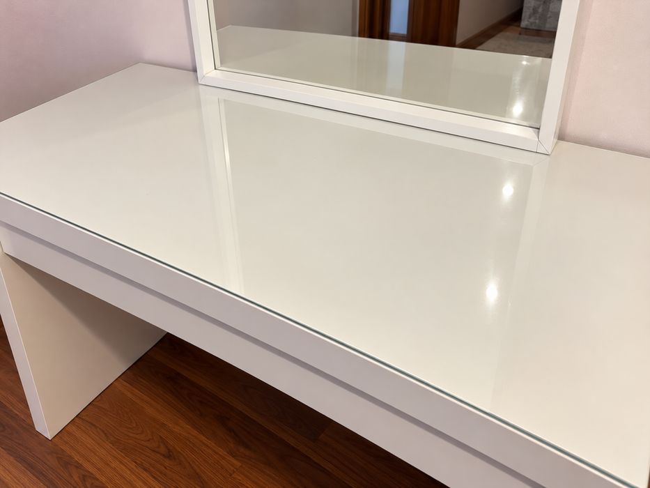 Toaletka IKEA MALM