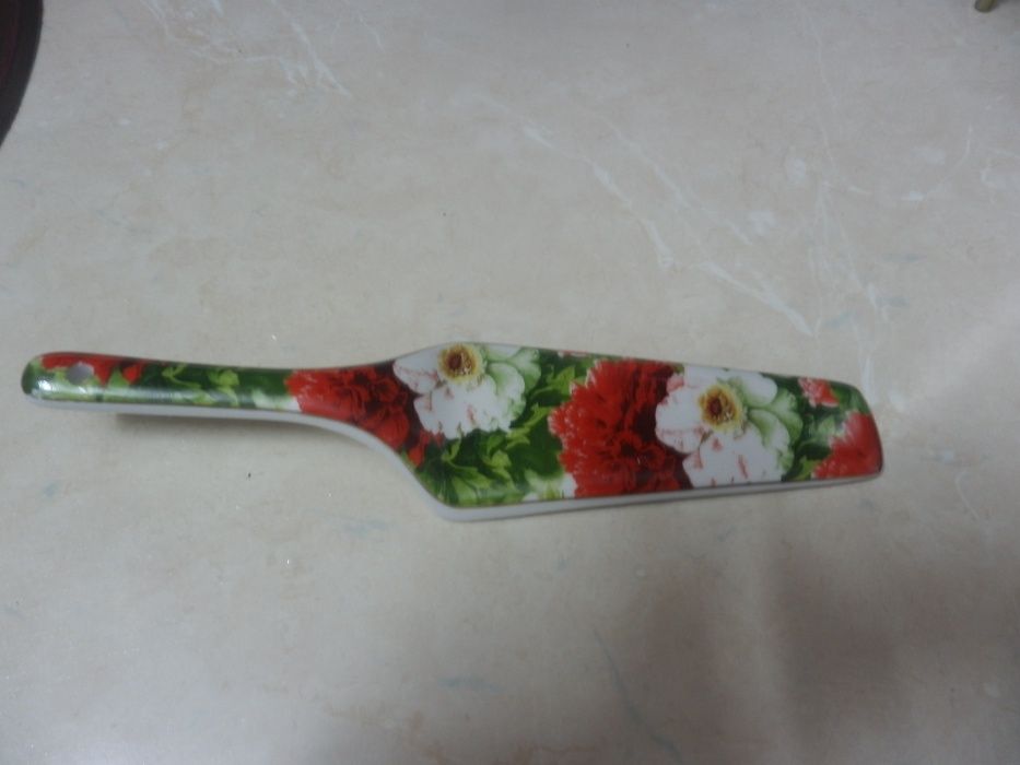 Лопатки для торта.