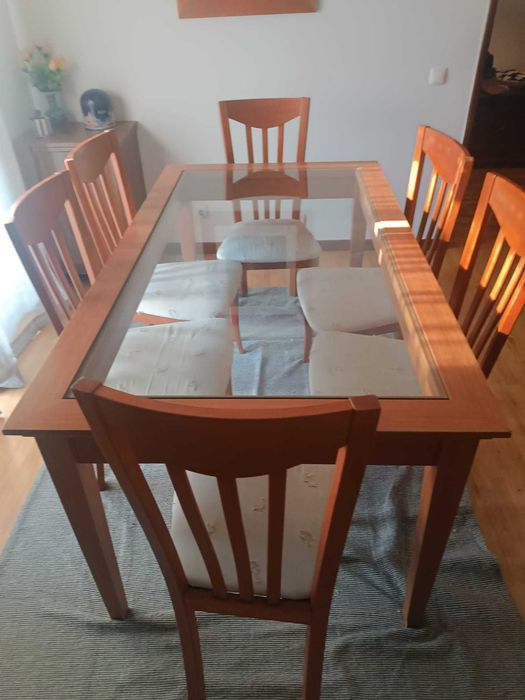 Mesa de Jantar com 6 cadeiras