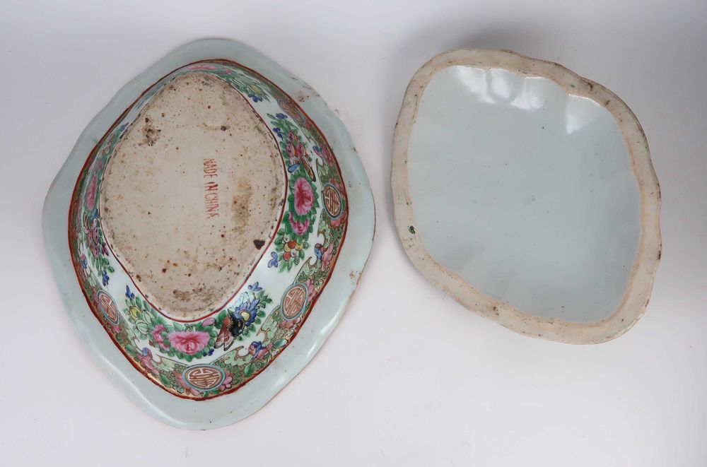 Pratos Cobertos e Travessa - Porcelana da China - Séc. XIX/XX; CADA