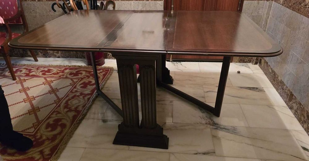 Mesa de jantar Estilo Inglês (DESOCUPAR urgente)