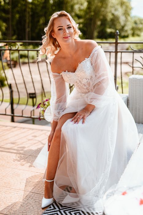 Suknia ślubna z trenem, rekawki na zmiane + 3m welon S