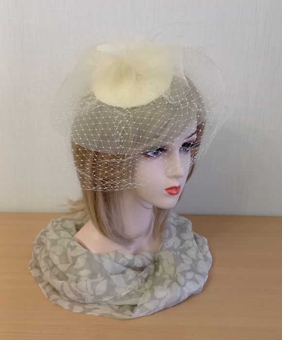 Шляпка свадебная шампань с вуалью