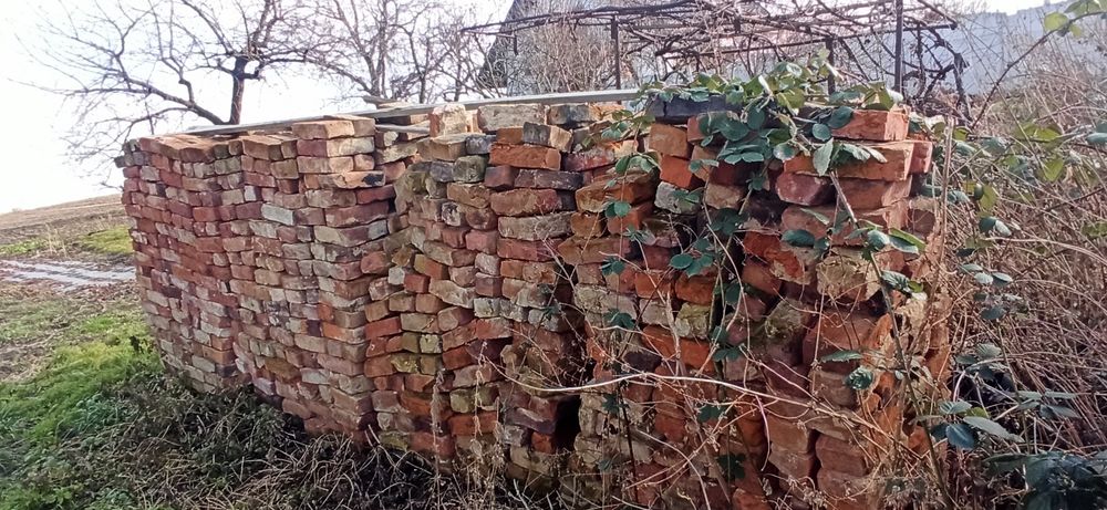 Cegła z rozbiórki stodoły