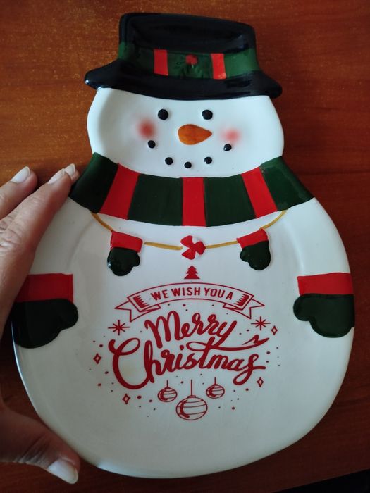 Świąteczny talerz dekoracyjny – bałwanek Merry Christmas