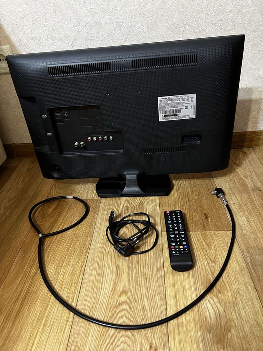 Телевізор Samsung UE24H4070 з Т2 приймачем