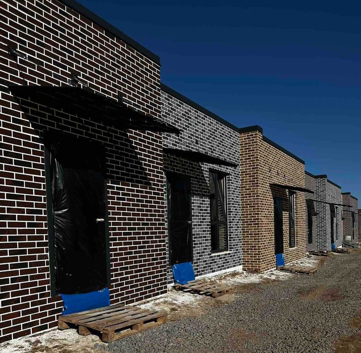 Таунхаус з індивідуальним газовим опаленням, дві окремі кімнати.