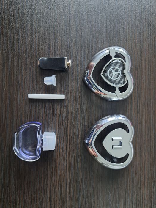 Zapach odświeżacz perfum samochodowy serduszko z logo Mercedesa