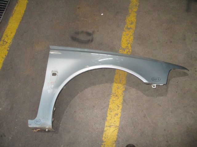 Guarda-lamas direito VOLVO V40 Combi (VW)