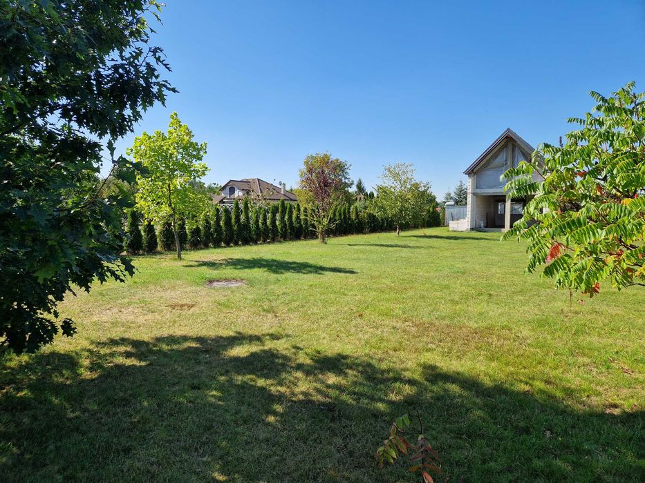 Sprzedam. Działka budowlana 30 ar z rozpoczętą budową domu w Rogóźnie