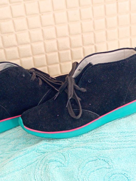 Жіночі черевики 37 розміру Clarks