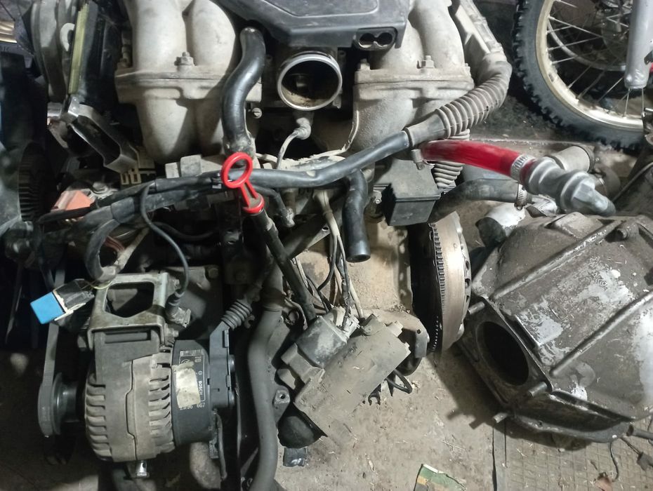 Двигун BMW м40 б18 комплект в доброму стані