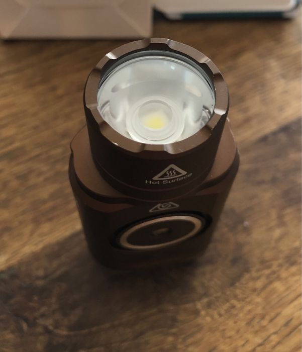 Latarka Olight Valkyrie PL-3R