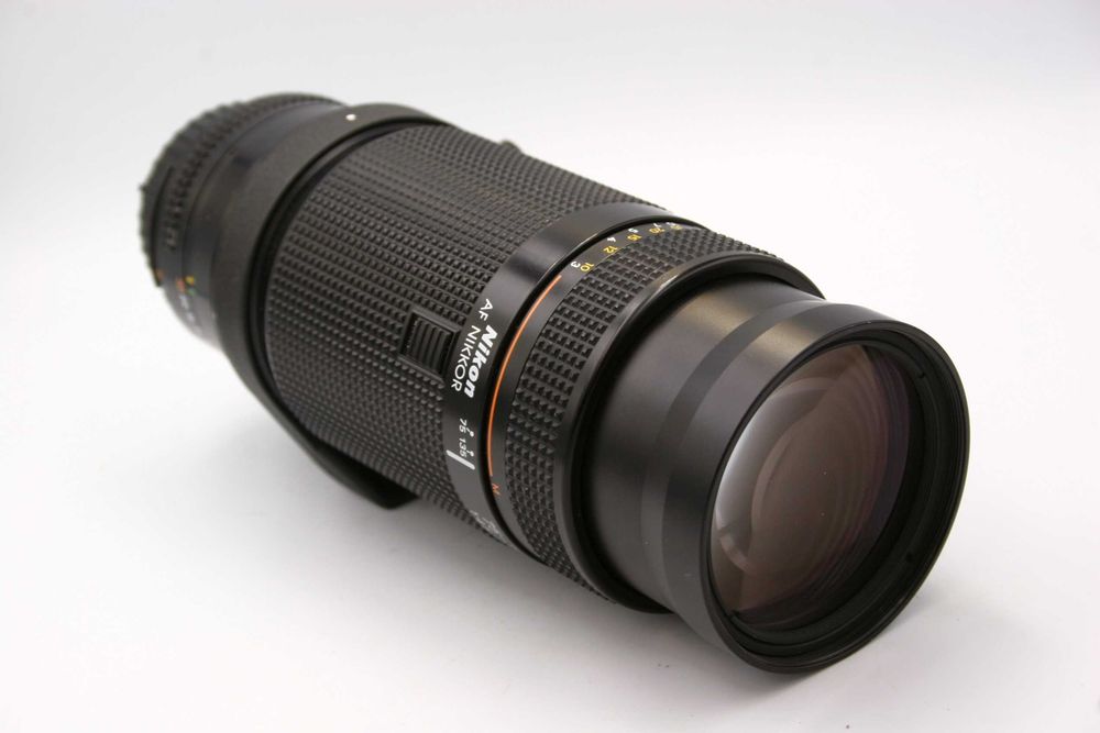 Nikon nikkor AF 75-300 4.5-5.6