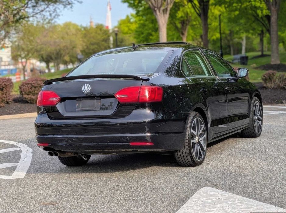 Volkswagen Jetta      2013