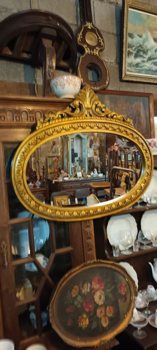 Espelho Dourado Antigo em Madeira