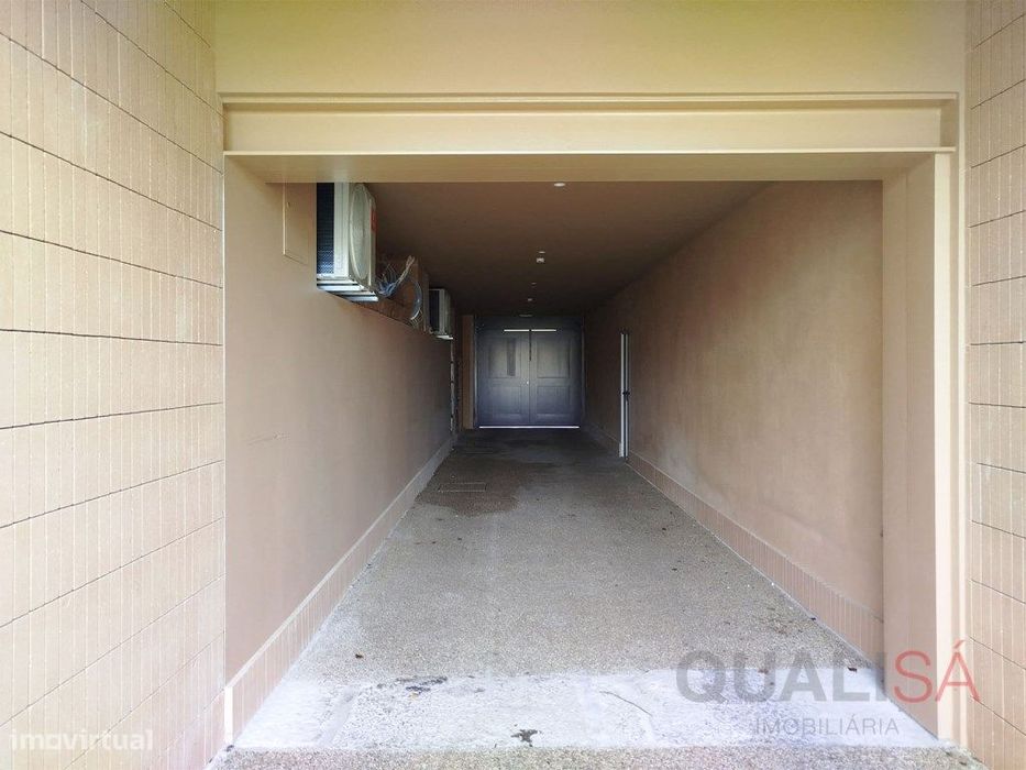 Apartamento T1 novo, com varanda e lugar de garagem em S. Vítor em ...