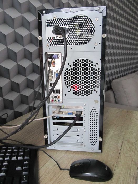 Компютер в хорошому робочому стані.