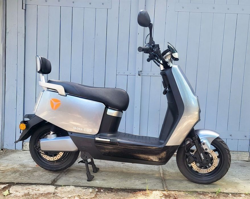 Електроскутер Yadea E8S