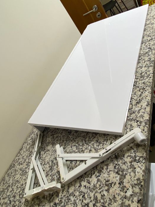 Tampo/mesa de abrir e fechar