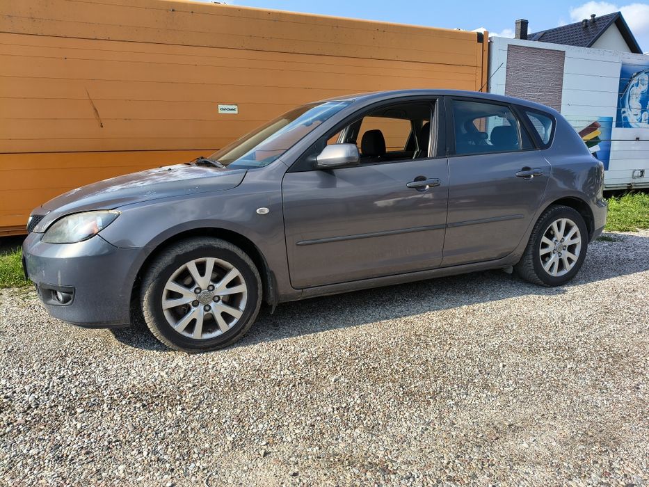 Mazda 3 1.6 benzyna tanie autko z klimatyzacją