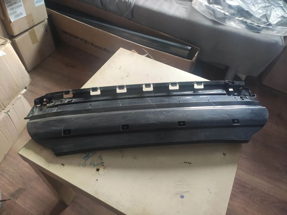 PD Ślizg zderzaka tył środkowy BMW 5 F10 F11 7331599