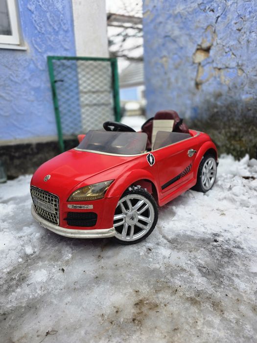Дитячий електромобіль audi
