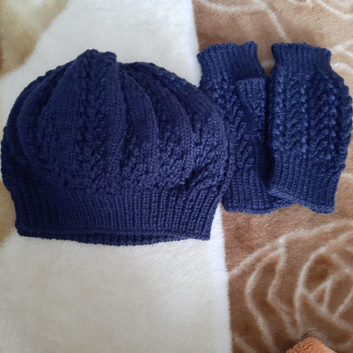 Шапка берет, митенки