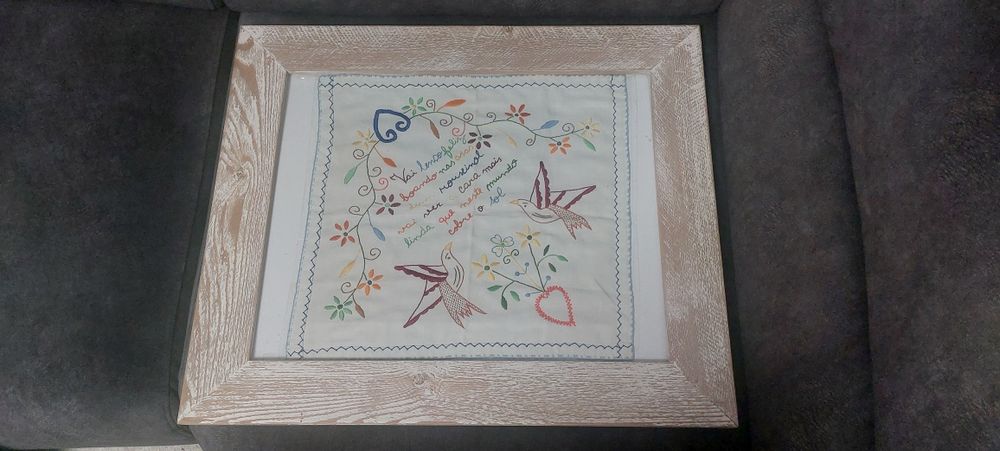 Lenço Bordado Artesanal Coração e Pássaros