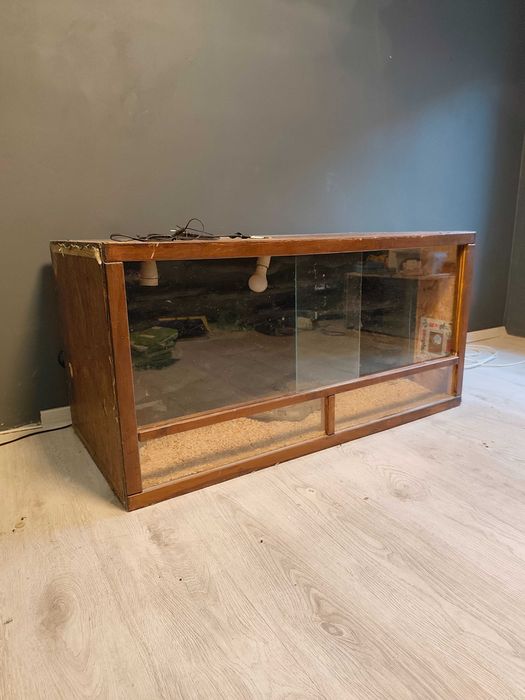 Terrarium z ścianką