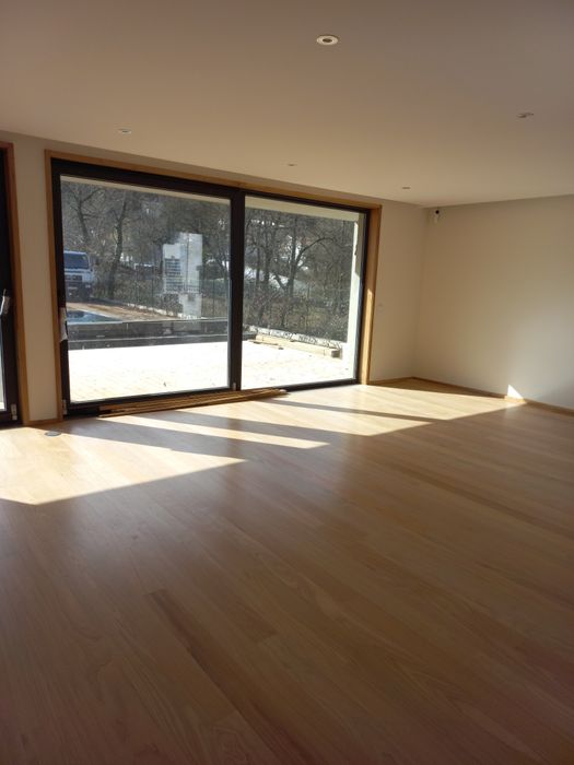 Aplicação de flutuante e soalhos montagem de carpintaria