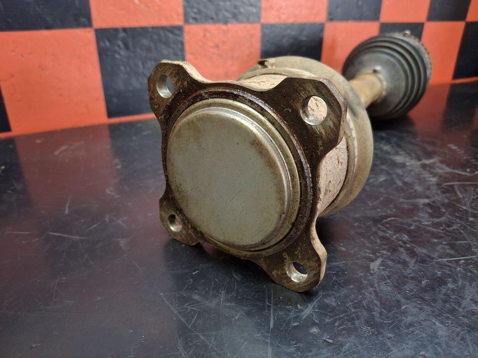 Transmissão frente direita MITSUBISHI L 200 / Triton Pick Up Chassis (