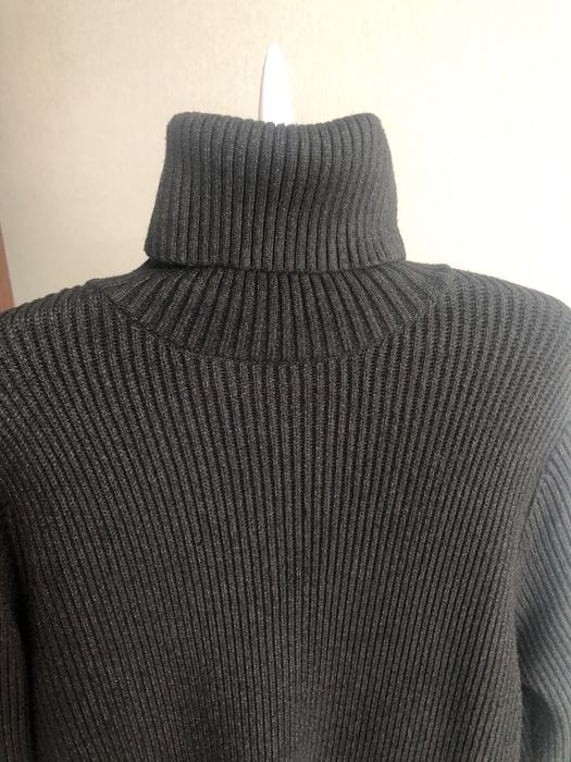 Подовжений вільний жіночий чорний светр кофта з високим горлом ZARA