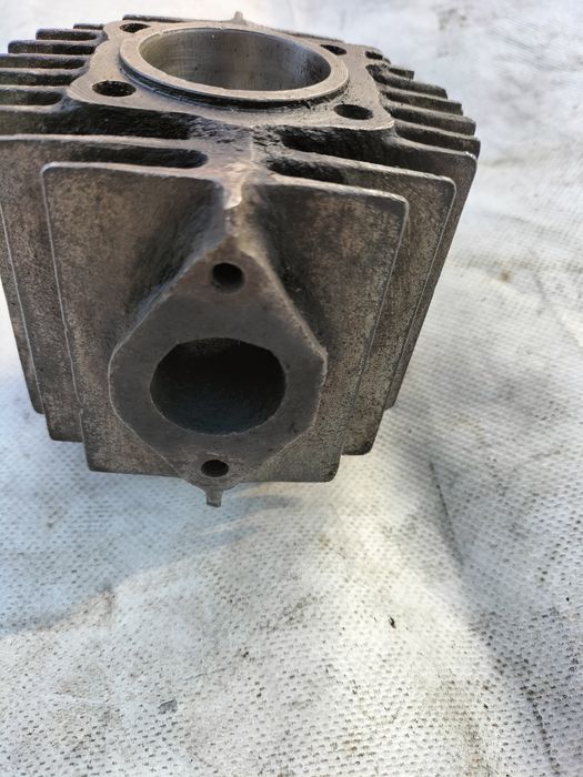 Żeliwny Cylinder do jawki 555
