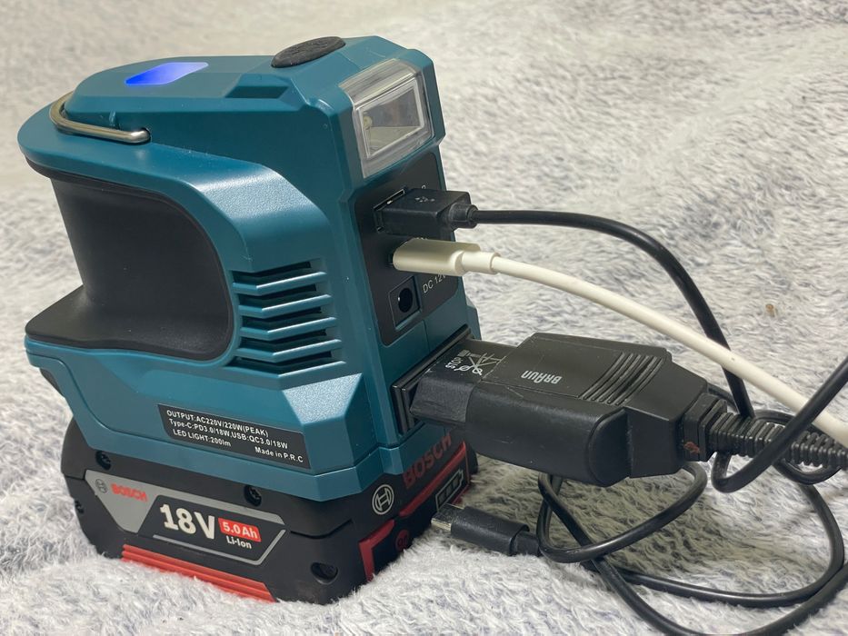 Инвертор, преобразователь с 18 вольт на 220. Bosch. Новый