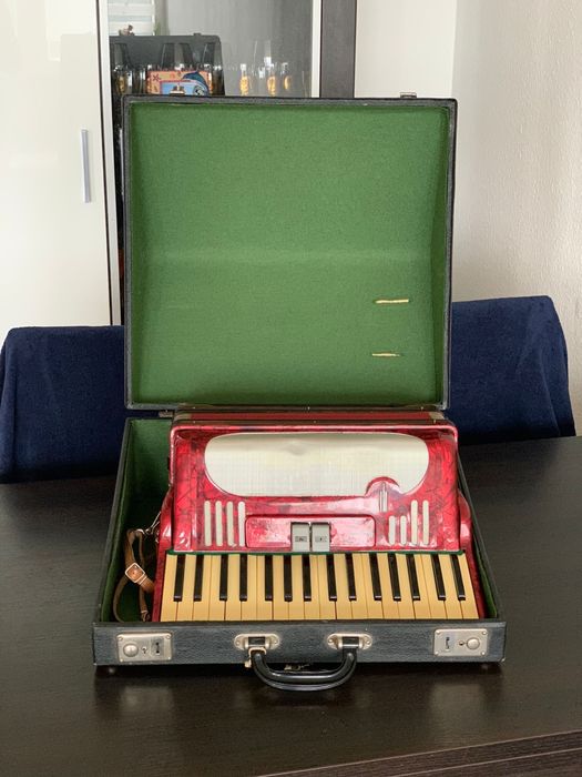 Akordeon 80 basowy