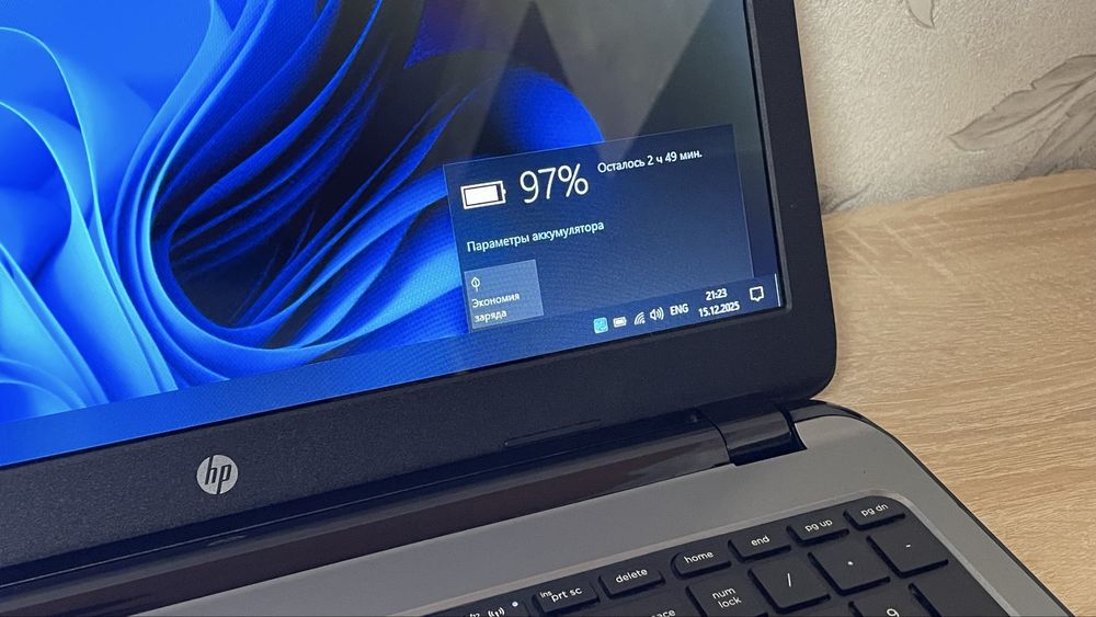 Ноутбук HP Pavilion 15 / Intel Core i5 / 8 GB RAM / SSD / 3 год. акб