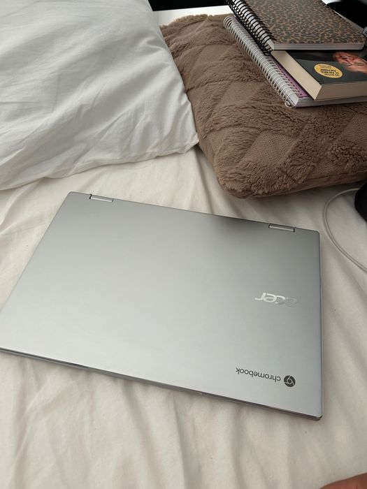 Chromebook (No signs of use)64738748302594120