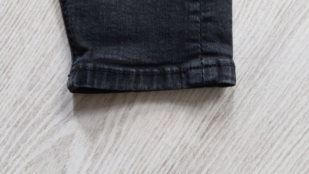 Czarne skinny z wysokim stanem Reserved