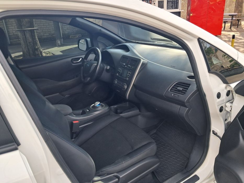 Nissan leaf 2013