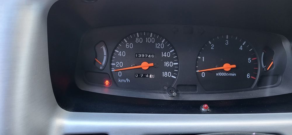 Mitsubishi L200 4X4 com 136 cavalos National apenas um dono com 139.000 km