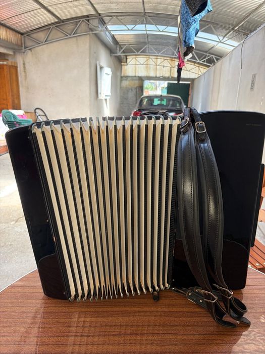Acordeon hohner verdi lll