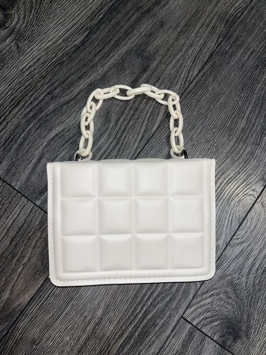 Torebka o krótkim lancuchu