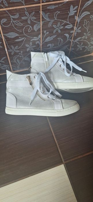 Buty dziewczęce 35 r