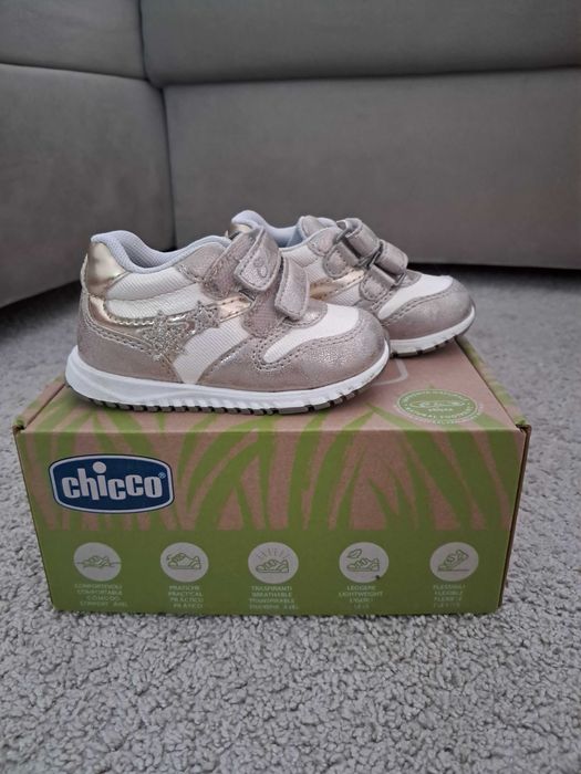 Sapatilhas douradas Chicco