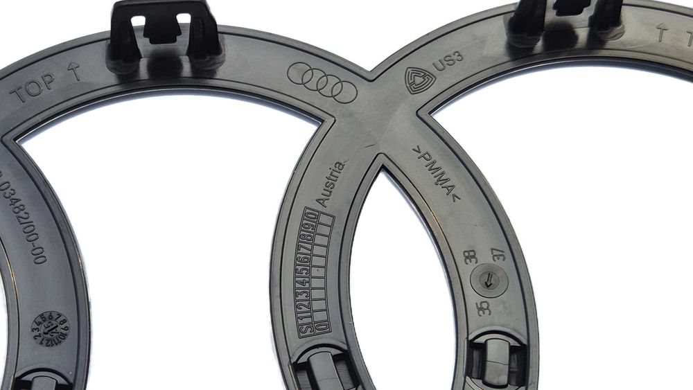 Emblemat Znaczek Logo AUDI Atrapy GRILLA Q7 2024- BIAŁY OE 4M0 NOWY !