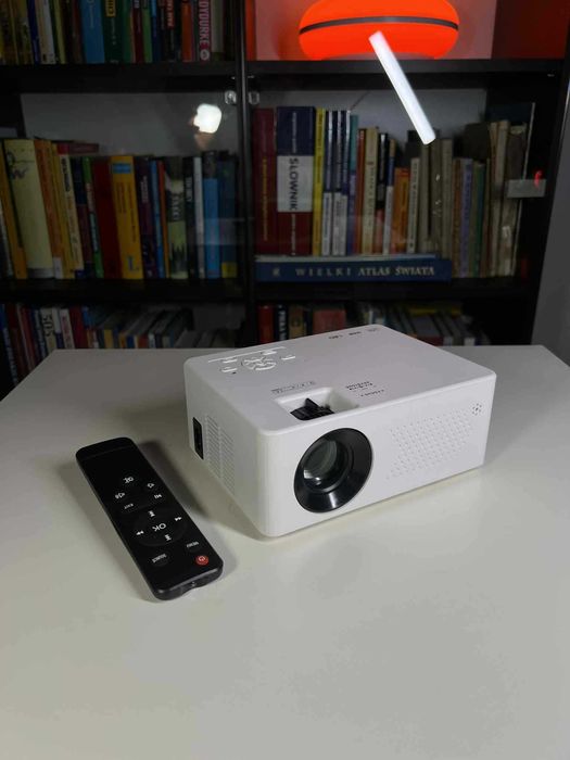 Projektor Mini Przenośny, Full HD 1080p 50%-100% Zoom, Bluetooth 5.2
