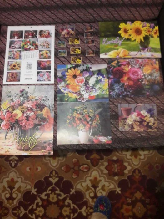 Na puzzle można pocięć te zdjęcia kwiatów.