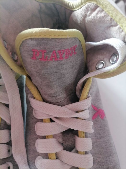 Szare trampki playboy